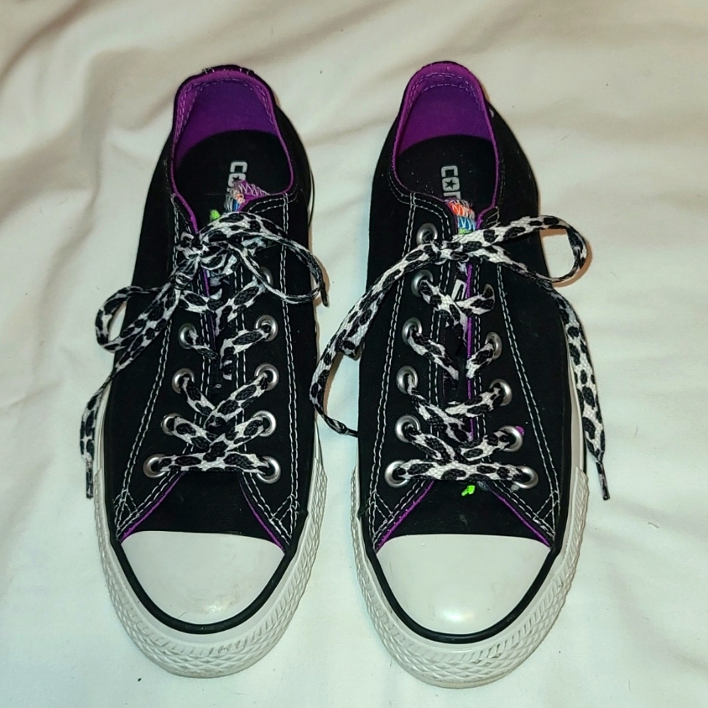 Ladies Converse sneakers